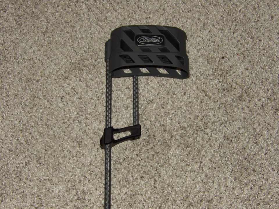 NEW LEFT Handed Mathews Low Pro series Detachable 5 Arrow Quiver- Shale LowPro - Image 3 of 4