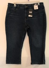 Lee Women's Size 18M Mid Rise Capri Denim Jeans Pants Dark Blue NWT
