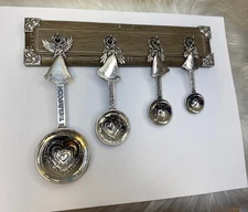 GANZ Vintage Measuring Spoon Set Christmas Angels Hearts With Wall Mounting 8”