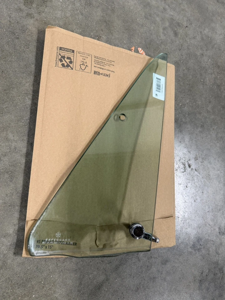 1972-77 1st Gen Dodge Ram Ramcharger Driver Vent Wing Window D150/W150-D350/W350 - Image 2 of 4