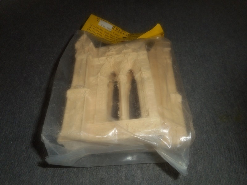 ARMORCAST 881, TERRAFORM 28MM CORNER CATHEDRAL WALLS RESIN MODEL KIT