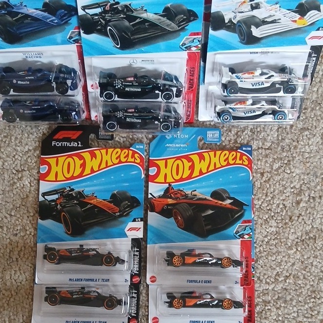 Hot Wheels Formula 1 Mercedes-Benz Williams Racing McLaren and Red