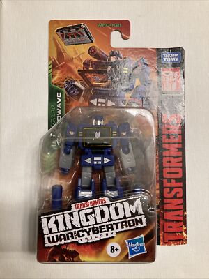 Hasbro Transformers Generations WFC Kingdom Core Soundwave Action Figure