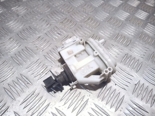 Volkswagen PASSAT B4 1994 Hinten links Stellmotor Zentralverriegelung UST89017