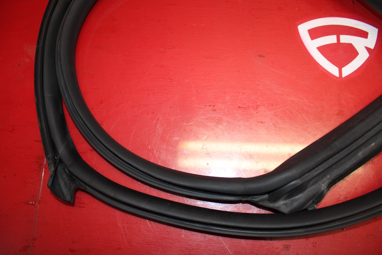 2014-2019 MASERATI GHIBLI M157 OEM LEFT FRONT DRIVER DOOR OPENING SEAL GASKET