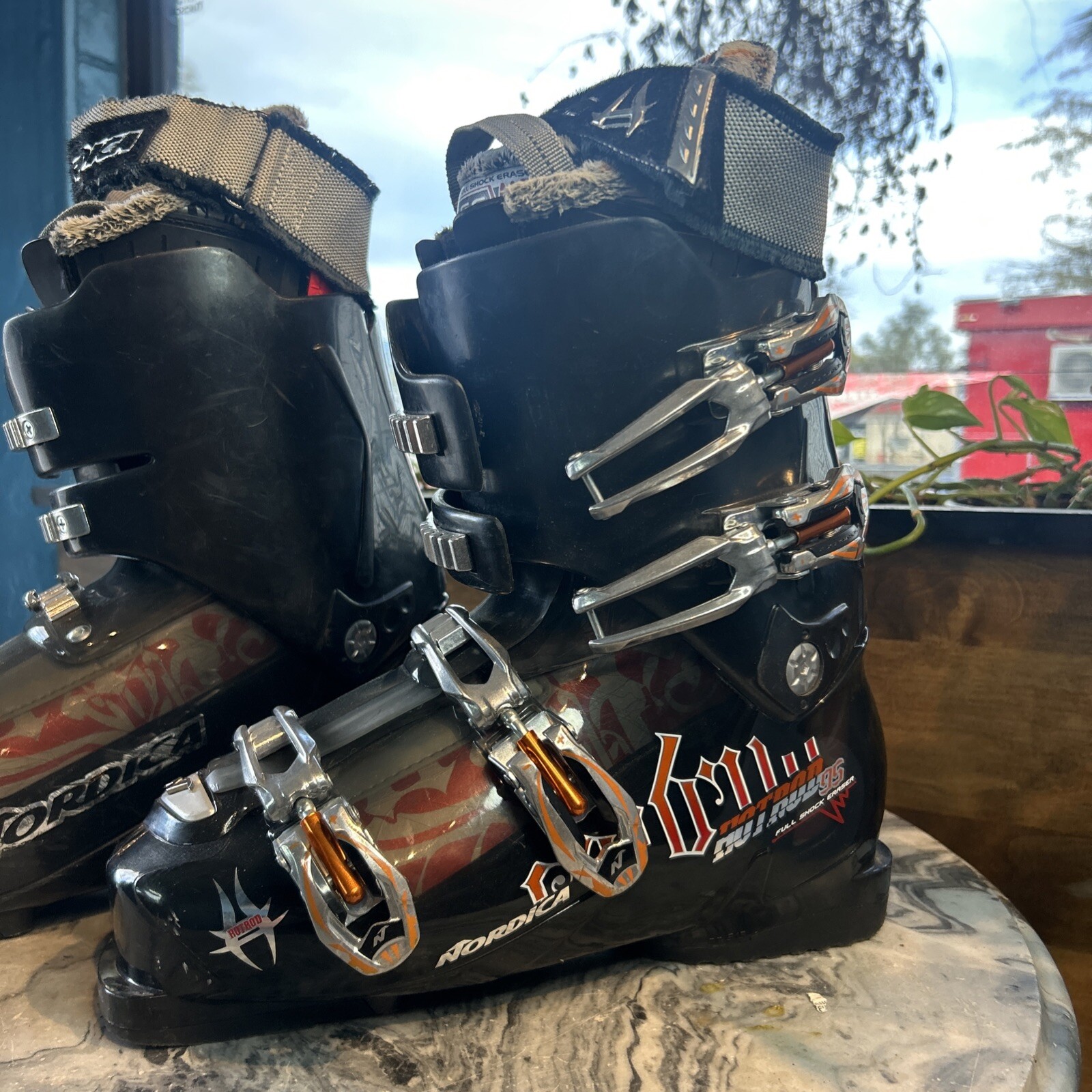 SALOMON Scarponi da sci Nordica W8 neri termici comfort fit uomo 9 9 5 Mondopoint 27 27 5