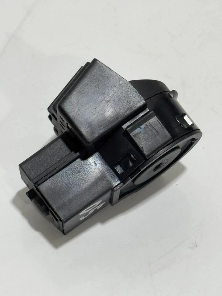 2004-2019 Ford F-150 Fusion Ignition Starter R5-84 Switch - USED OEM - Image 4 of 4