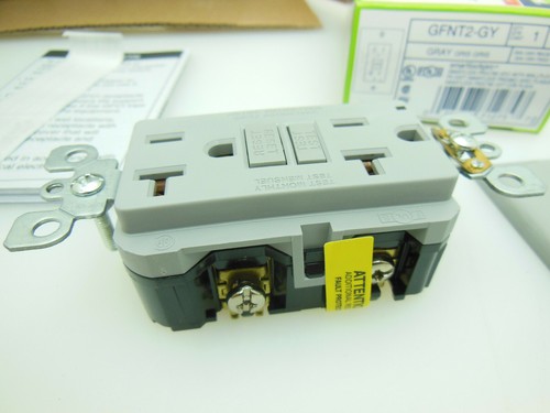 Receptáculo Leviton GFNT2-GY gris 20A 125V GFCI con placa de pared - Imagen 3 de 4