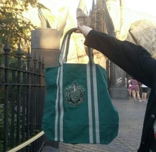 Universal Studios The Wizarding World Of Harry Potter Slytherin Tote Bag LE NWT