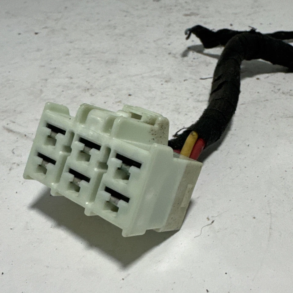 2001-2004 Jeep Grand Cherokee WJ Ignition Switch Lock Connector Harness Cut - Image 2 of 4