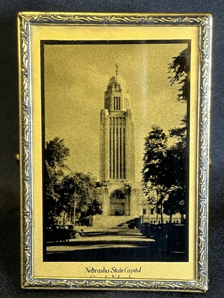 ATQ TINY VANITY BEVELED MIRROR & Photo Nebraska State Capital On Other Side - Image 3 of 4
