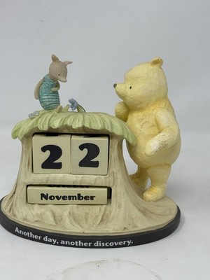 winnie the pooh calendar ceramic piglet springtime VHTF 1 ear broken hallmark