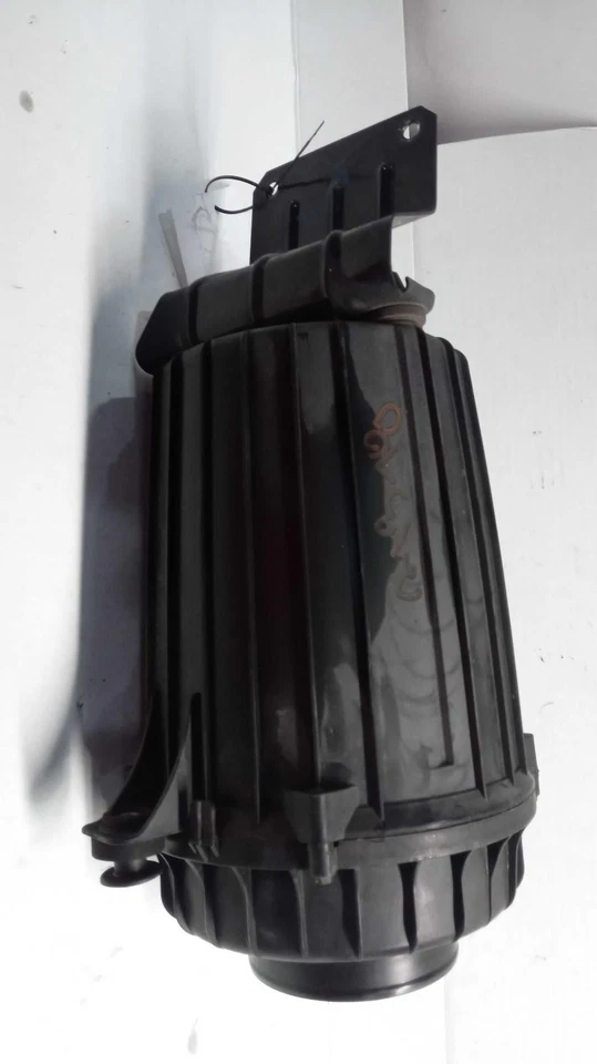 Used Air Cleaner Assembly fits: 2018 Ram Promaster 2500 van  Grade A - Image 2 of 4