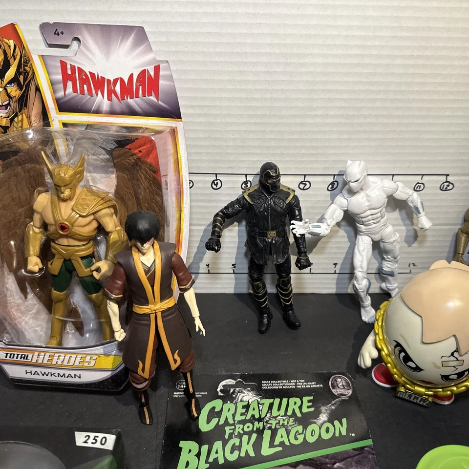 Lote de figuras de acción paquete de basura moderno mixto reacción doblador de aire Hawkman Marvel++ Foto 4 de 4