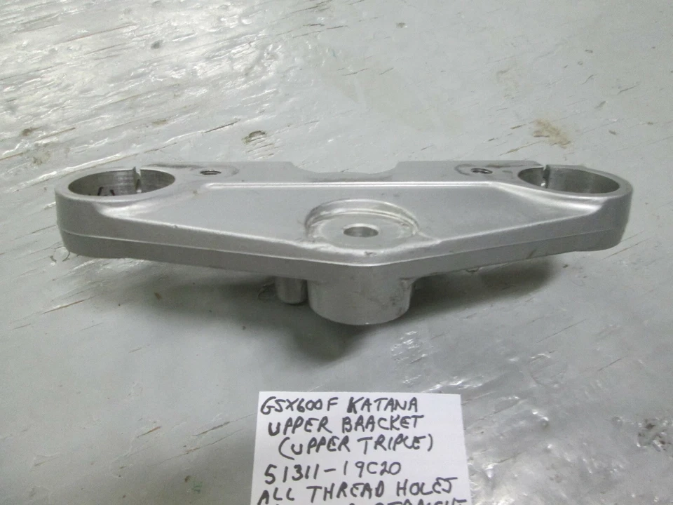 OEM 1988-1997 GSX600F KATANA, PUENTE DE SOPORTE SUPERIOR (TRIPLE) 51311-19C20 Foto 4 de 4
