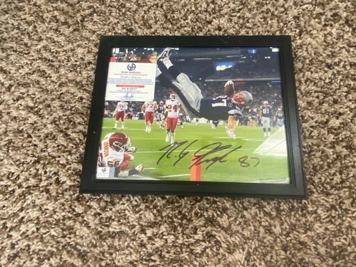 Rob Gronkowski Patriots 8 x 10 Original Autographed / signed Photo w/ COA