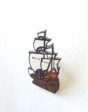 Disney DLR - 2001 Mini POM NeverLand Series Clipper Pirate Ship GWP Map Pin 4173
