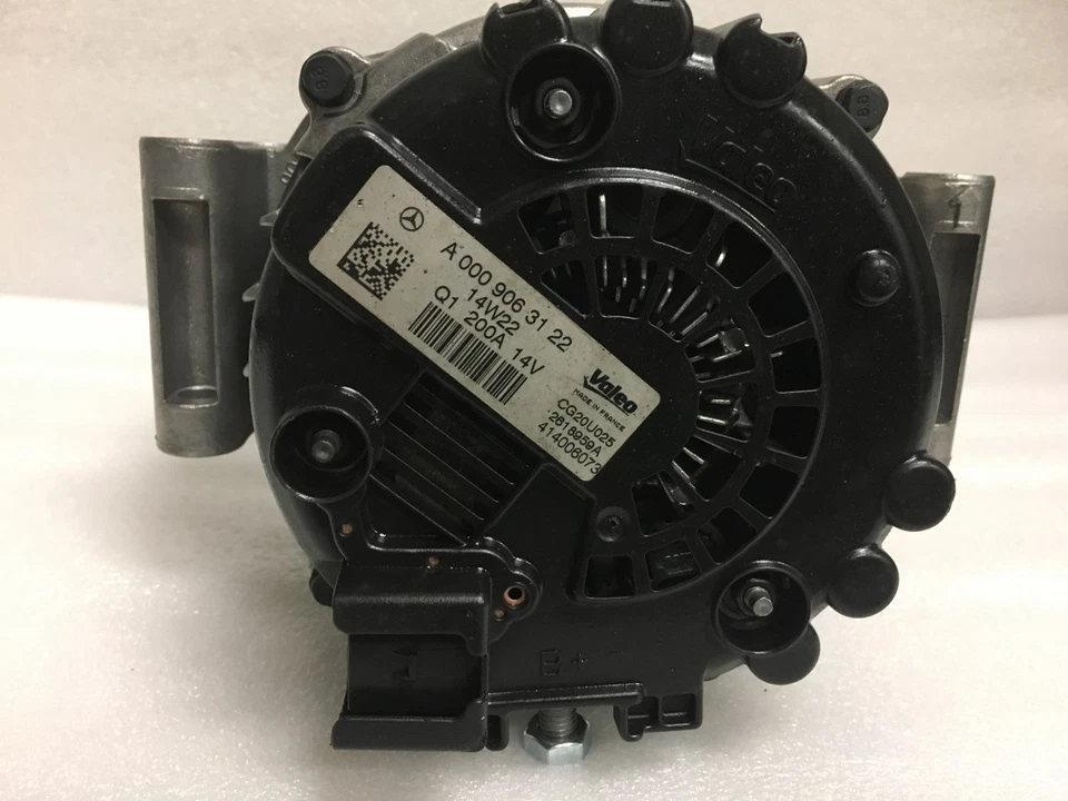 Alternador Mercedes Benz Sprinter 2015-2016 2,1 L 200 amperios OEM Valeo 0009063122 Foto 3 de 4