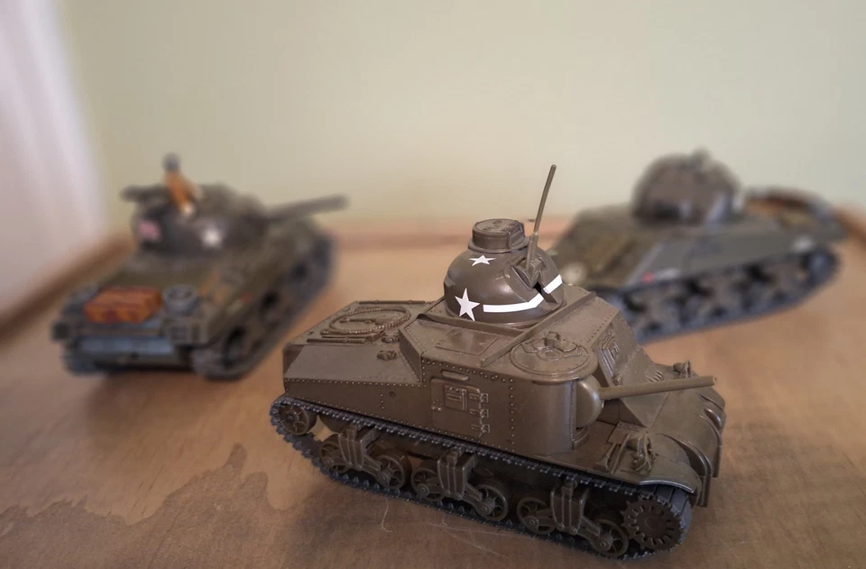 Two New Ray WW2 Diecast U.S. Sherman Tanks, one plastic M3 Lee M2 Light Tank. - Image 4 of 4