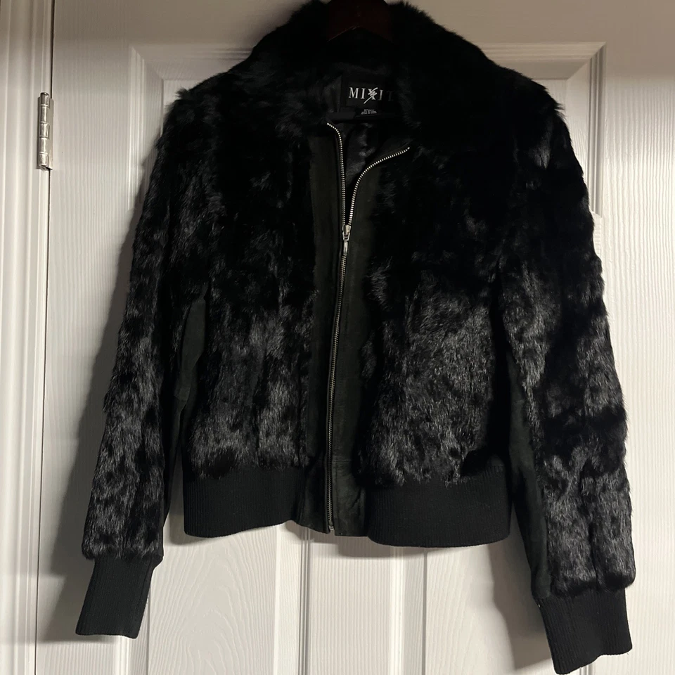 Chaqueta de bombardero de piel de conejo negra Y2K para mujer talla L ribete de cuero genuino cremallera completa Foto 2 de 4