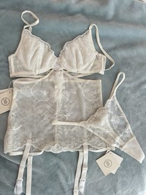 &euro;1250 La Perla Vintage Sheer Lace Lingerie Set - corset and thong.