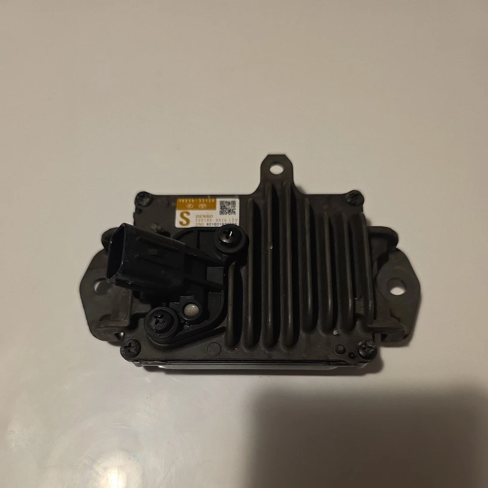 Toyota RAV 4 (XA50) 2019-22 Distronic radar sensor 10R059602 TTG768 - Image 4 of 4
