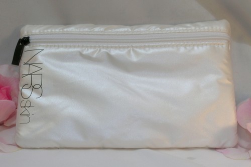 New NARS Skin Makeup Bags Set of 2 Ivory Cream Colored Pearlescent Metalic Tote - Picture 4 of 5