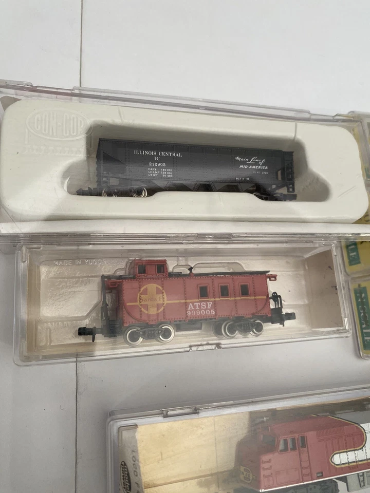 Vtg Model Power N Scale Santa Fe Locomotive 7544 F 40 PH Train 5941 Lot Of 6 - Image 3 of 4