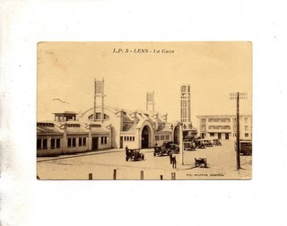 CPA 62 LENS la Gare animée voyagée