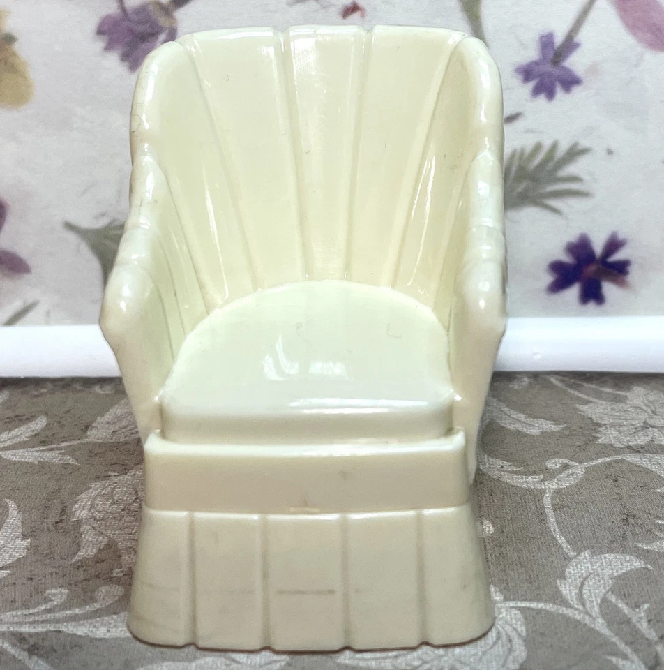 SILLA "ZAPATILLA" PLISADA ideal muebles vintage para casa de muñecas Renwal plástico 1:16 Foto 3 de 4