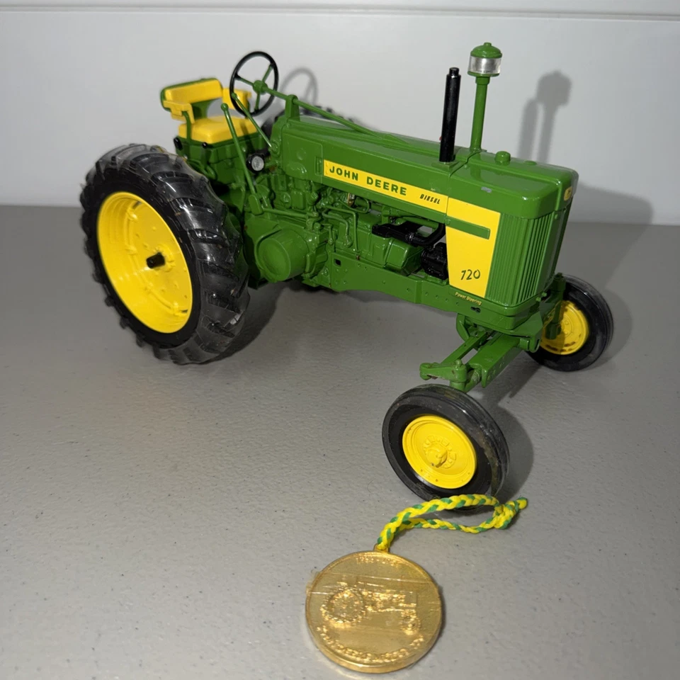 ERTL Precision Classic John Deere 720 Diesel Tractor With Coin No Box 1/16 - Image 2 of 4