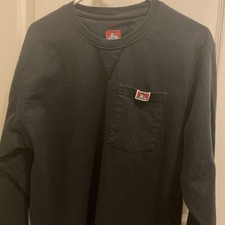 Ben Davis Men's Black Long Sleeve Crew Neck Pocket T-Shirt Size Medium used 