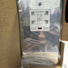 Deta SD1305CHW Dual Voltage (115V/230V) Shaver Supply Socket with Neon Chrome