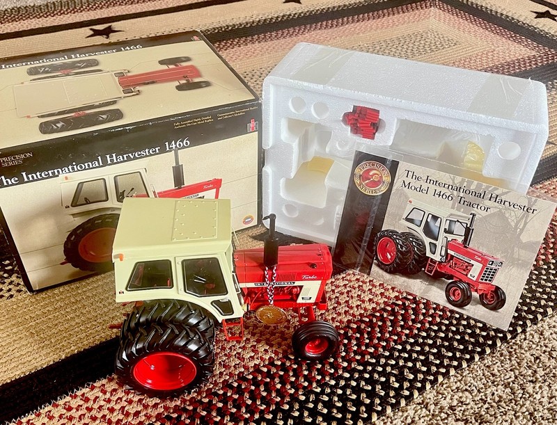 The International Harvester Model 1466 Precision Series 1/16 Scale Tractor