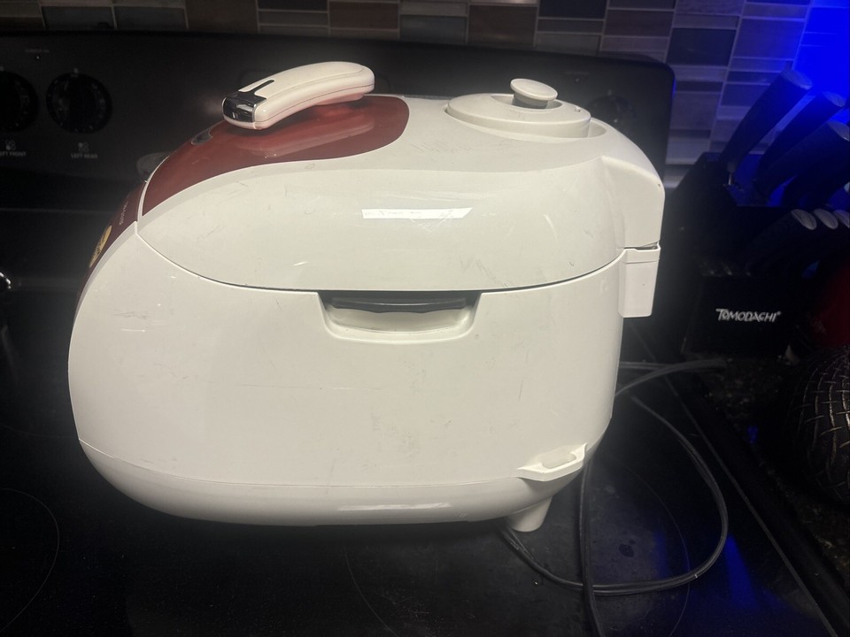 Cuckoo Electric Pressure Rice Cooker Warmer Model CRPG1015F PINK