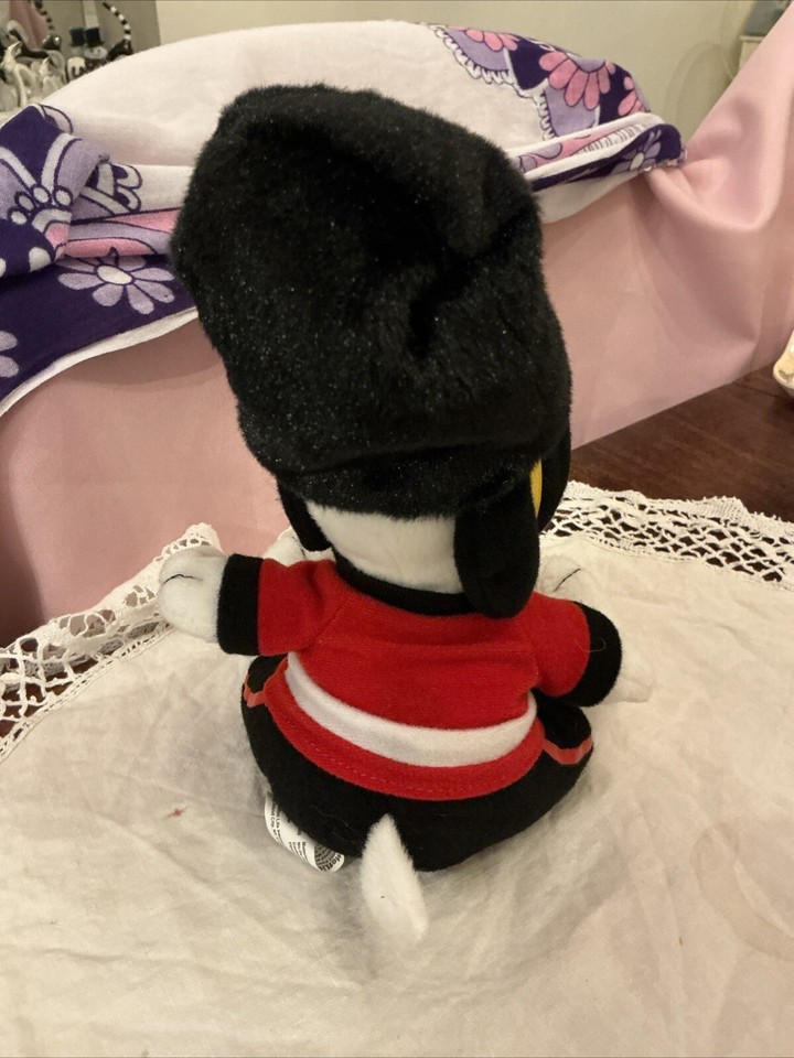 Snoopy 8" MetLife Queens Guard Peanuts Snoopy Dog Soft Toy Plush eBay