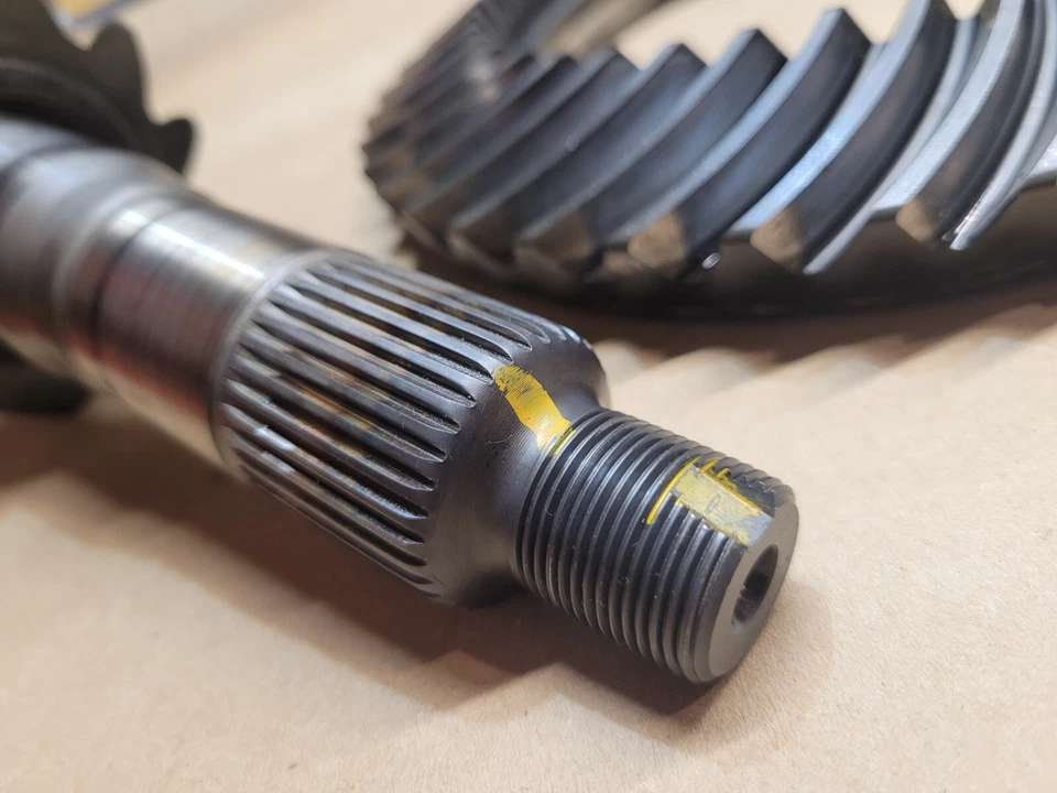 丰田陆地巡洋舰 200 2007 - 2015 后环和小齿轮 3.9 | 41201-80496 | 二手 — 第 2/3 张图片