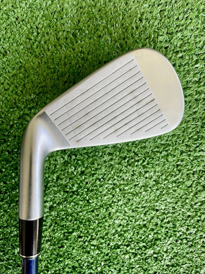 Srixon ZX4 Irons 5-PW Regular Flex Graphite Right Handed Mens Golf Clubs - Image 4 of 4