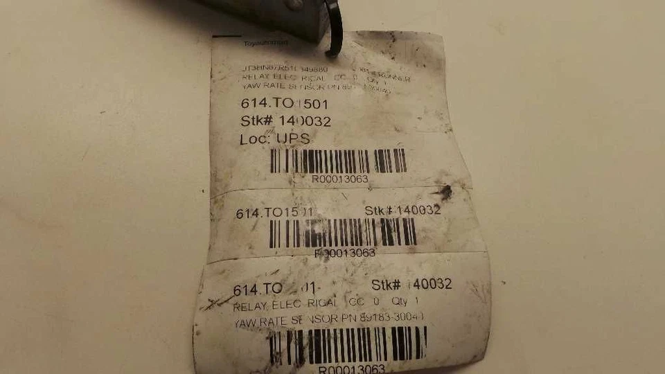 01 02 Toyota 4Runner YAW RATE SENSOR UPPER 89183-30040 - Image 4 of 4