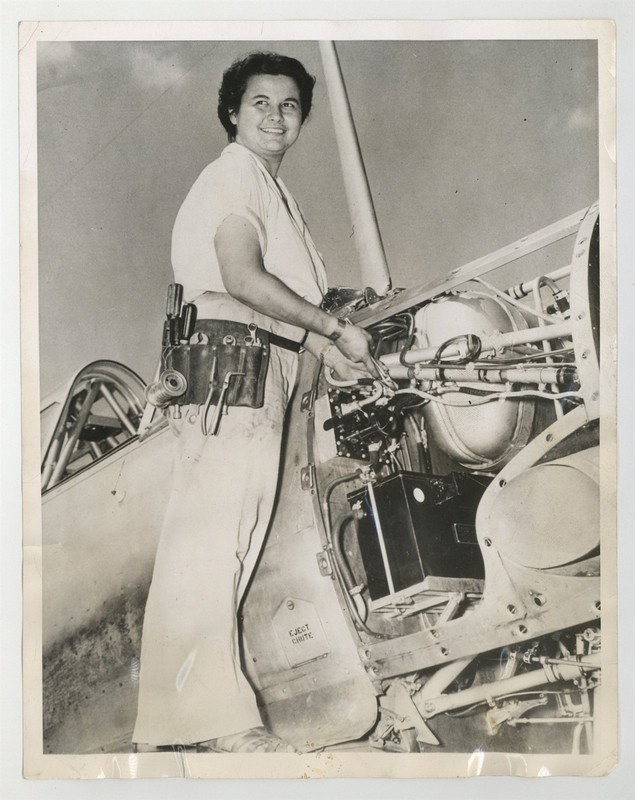 Female Airplane Mechanic 1942 Aero Mechanic Aviation Woman Pilot Photo J15493