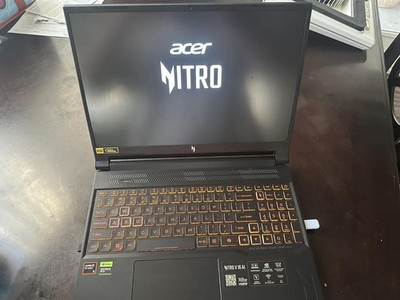 Acer Nitro V16 AI Gaming Laptop AMD Ryzen 5 16GB RAM 16'' NVIDIA RTX 5050 2TB ssd