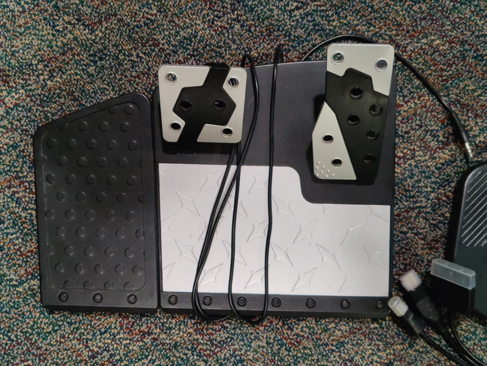 Intec Racing Steering Wheel & Pedals - PS1, PS2, Xbox, Game Cube - Image 2 of 4