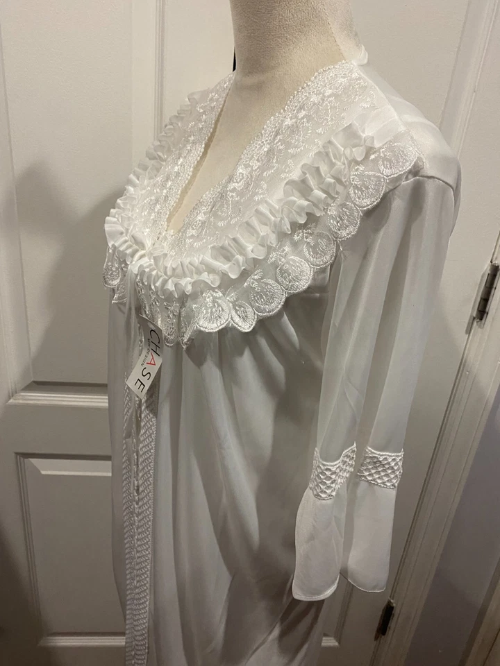 Silky Sleeveless Nightgown w/Robe Embroidery Lace Floral Design White Size XL - Image 3 of 4