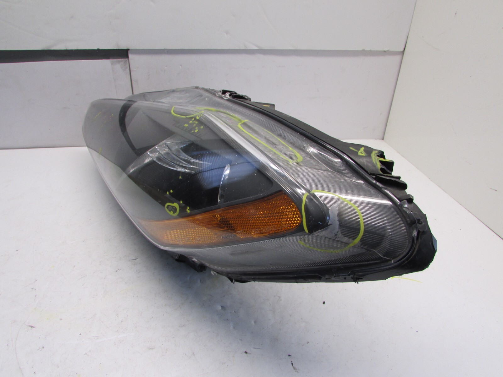 2013-2014-2015-2016-2017 MASERATI GRANTURISMO LEFT DRIVER SIDE HEADLIGHT XENON
