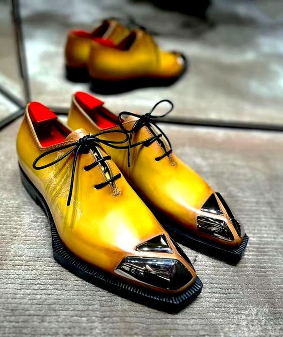 Handmade yellow leather dress shoes for men, men real leather wholecut shoes