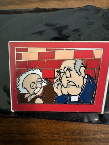 Muppets Disney Brick Wall Pin: Statler Waldorf Brickwall