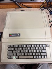 Apple IIe 2E Vintage Computer - TESTED - WORKING