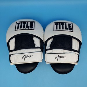 Title Boxing Attack Big-T Training Punch Mitts 2.0 - White/Black - VG+