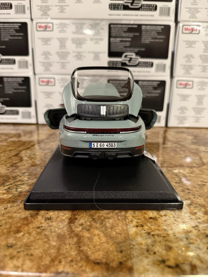 New Maisto Special Edition Porsche 911 Targa 4 GTS (992.2) - Gray,  1/18 Scale - Image 3 of 4