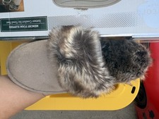 Womens Slippers size S